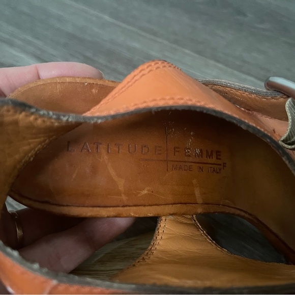Latitude Femme orange genuine leather buckle platform sandals. - Picture 8 of 11